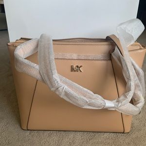 Michael Kors East West Maddie Medium Leather Tote